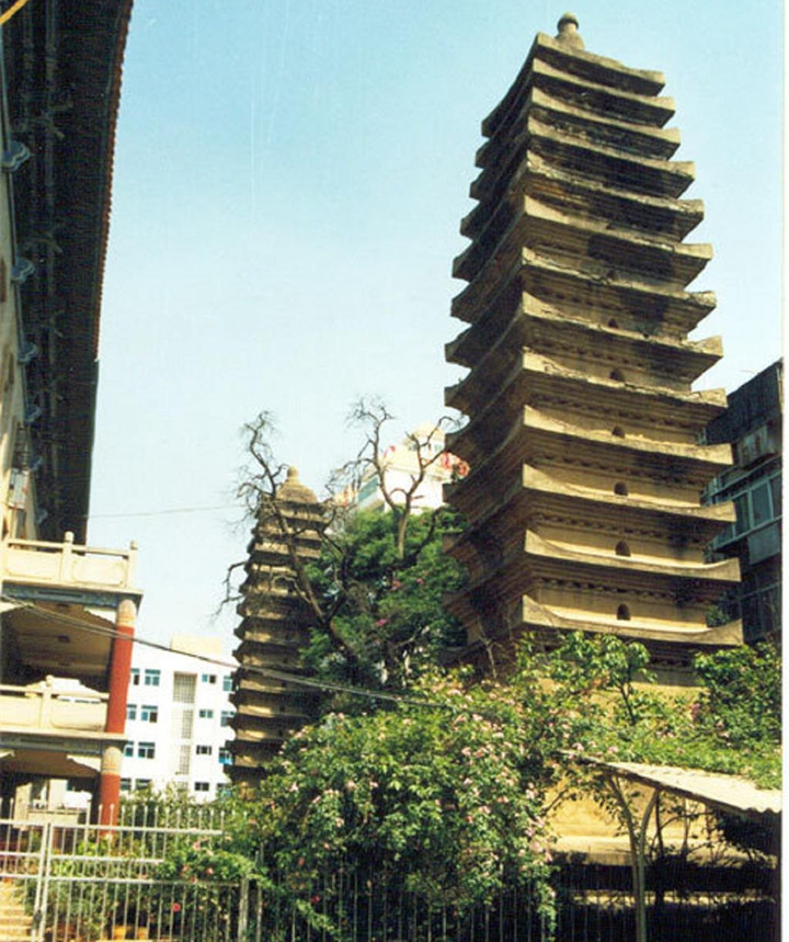 Dade Temple and the Twins Pagodas in Kunming